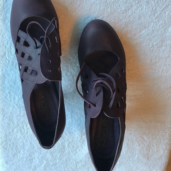 F-troupe lace up plum coloured heel shoe. Size 39. - Picture 3 of 7